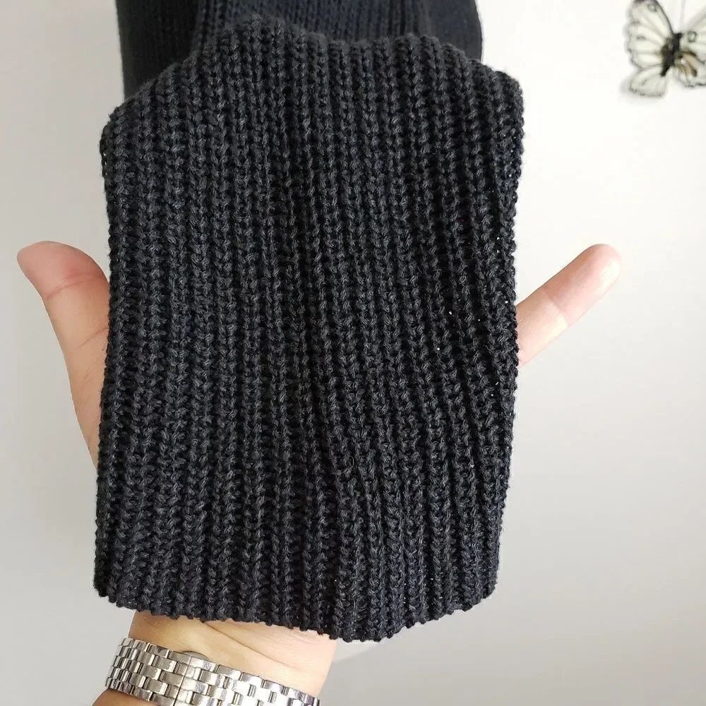 Sundance black sweater with oyster shell buttons - Picture 5 of 8